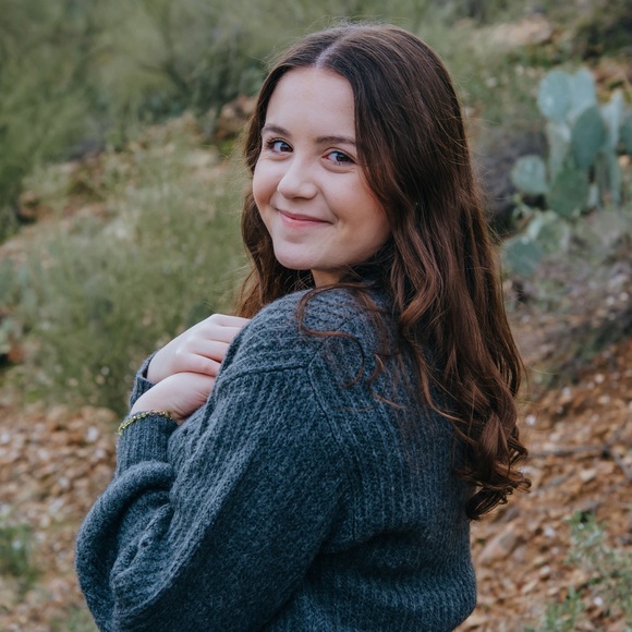 Meet your Posher, Avery - Picture 1 of 3